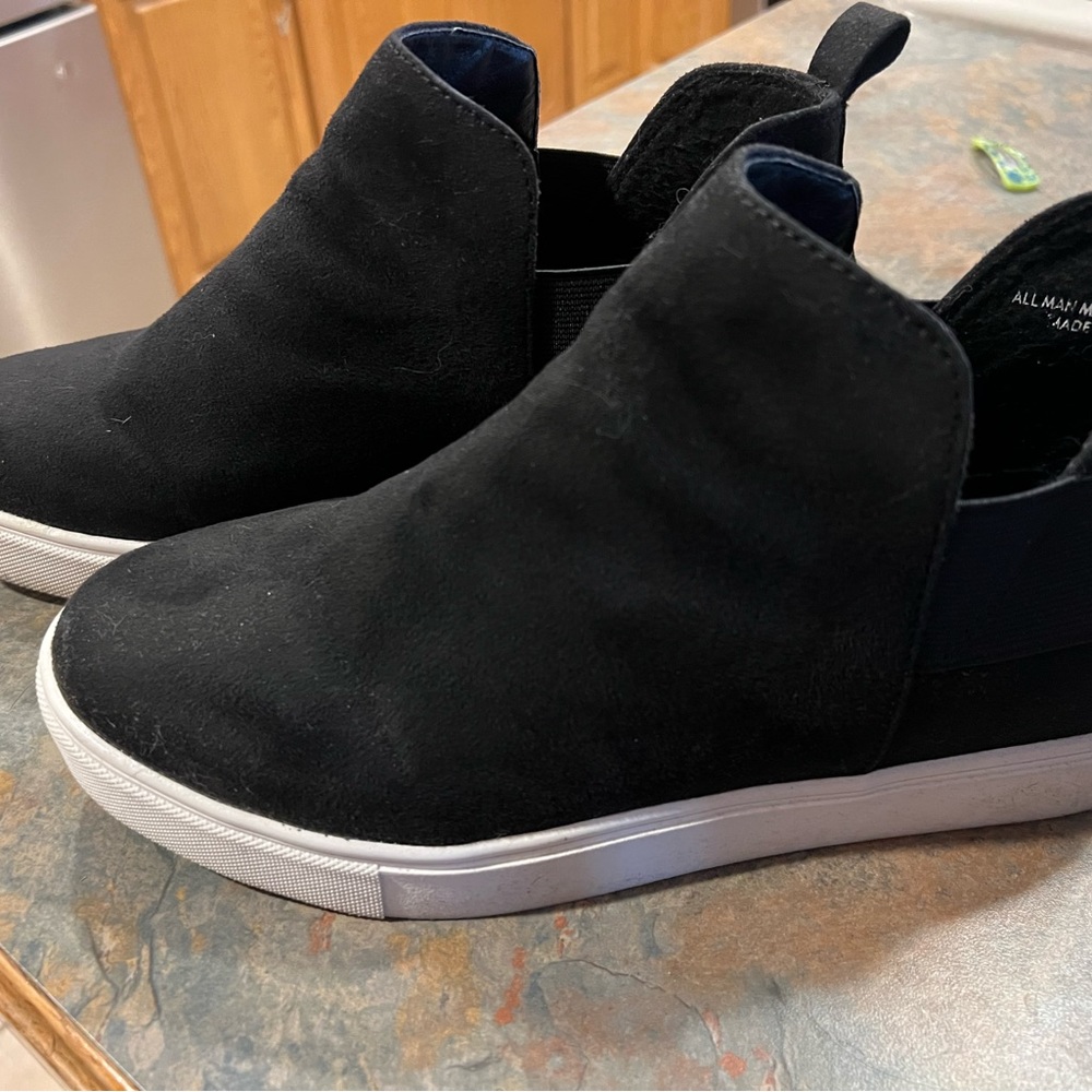 Soda, black, size 9 wedges only worn 2 times